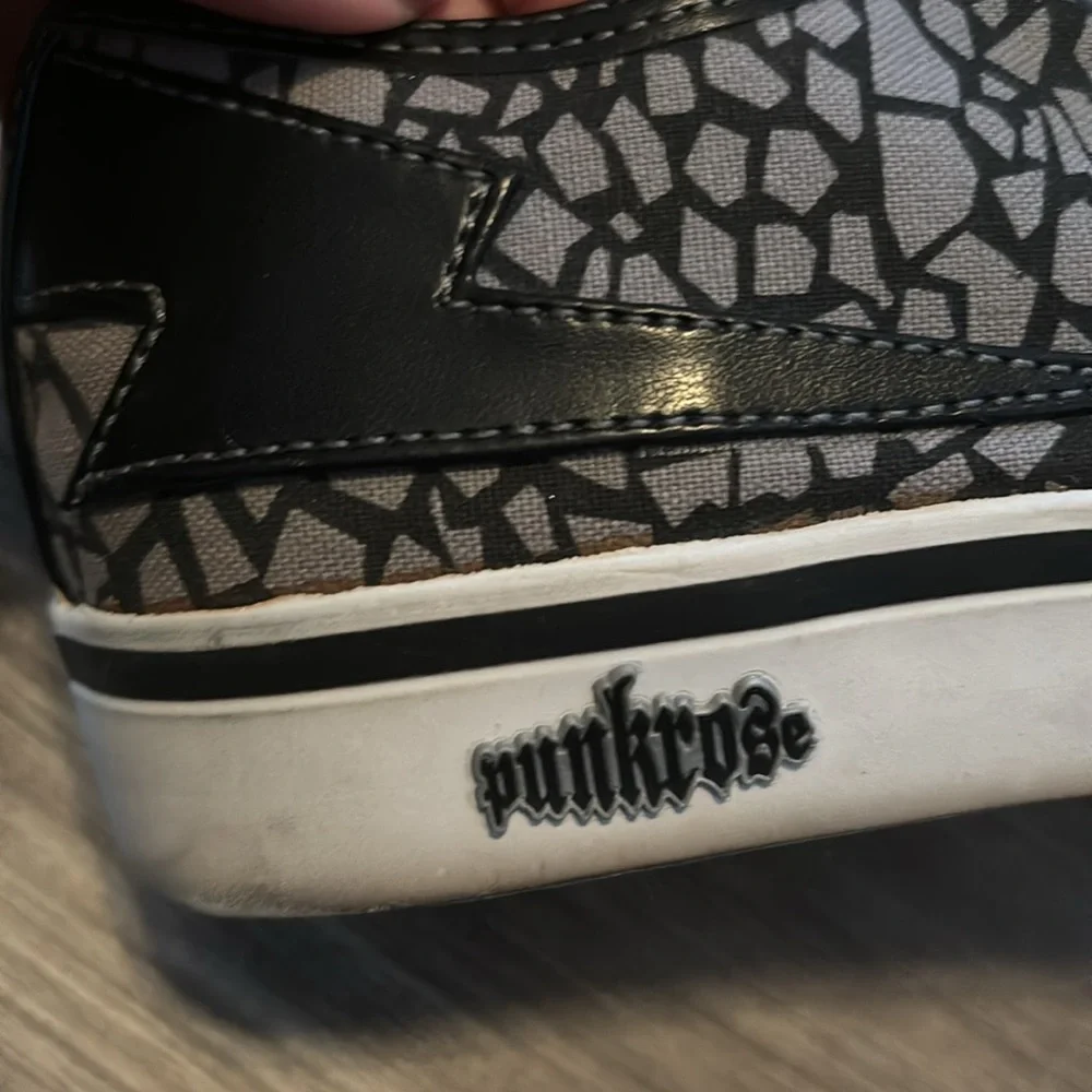Punkrose lightening bolt sneakers size 7
